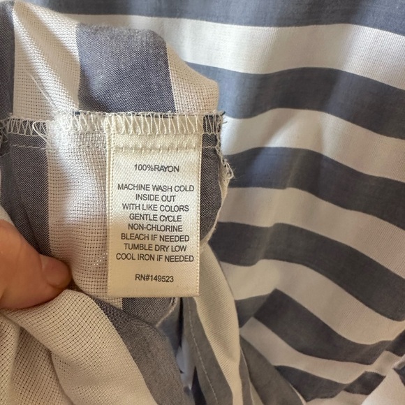 Alexander Jordan rayon light stripes blouse size small - Picture 9 of 9